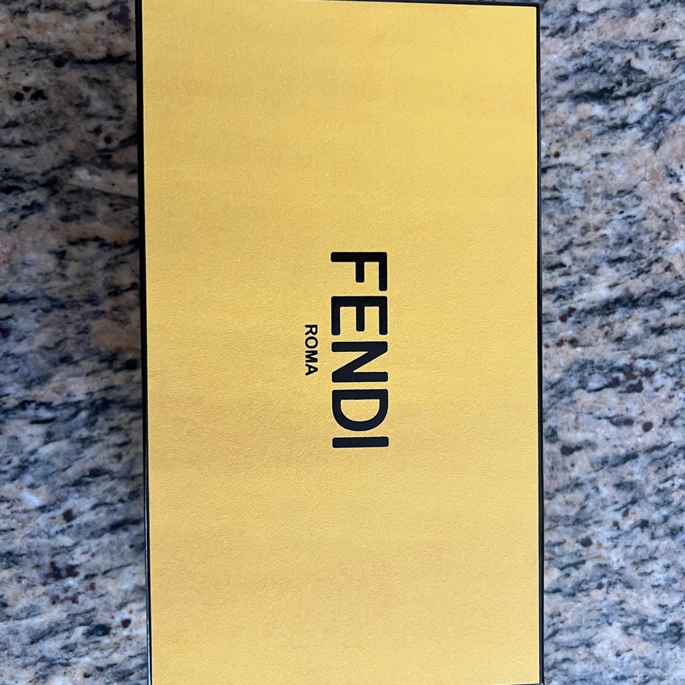Fendi Chic Brown Sunglasses - Picture 9 of 9